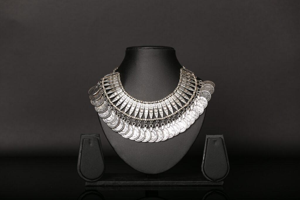 Everything You Need to Know About Silver Oxidised Jewellery 1 silver-oxidised-jewellery